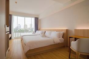 BEAT. Warii Hostel at Chaophraya River