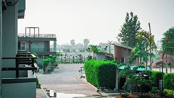 Evaara By The Ganges