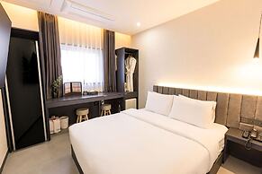 Giverny Hotel
