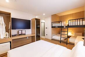 Giverny Hotel