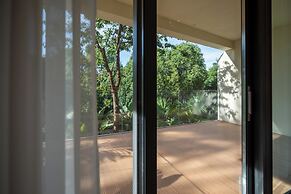 Anyu Aranya Collection Sea View Resort Hotel