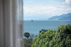 Anyu Aranya Collection Sea View Resort Hotel