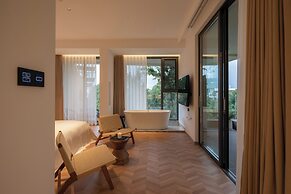 Anyu Aranya Collection Sea View Resort Hotel