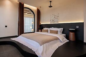 Anyu Aranya Collection Sea View Resort Hotel