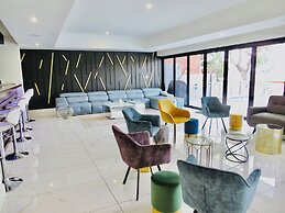H & H Boutique and Spa