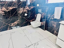 H & H Boutique and Spa
