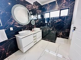 H & H Boutique and Spa