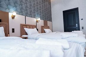 GOLD STAR PALACE HOTEL