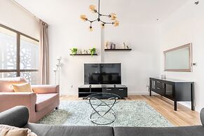 Luxe Marina View Retreat - 2BDRM