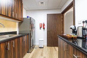 Luxe Marina View Retreat - 2BDRM