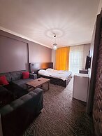 red house vip