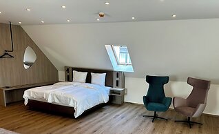 Central Hotel