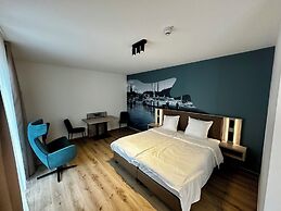 Central Hotel