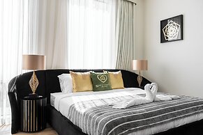 SIMPLY COMFORT Luxury 2Br Apt with Stunning Views Amna Tower