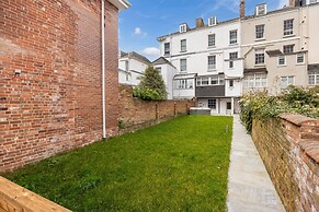 8 Richmond Road