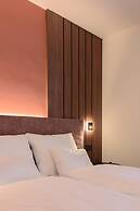 NAOMI Rooms