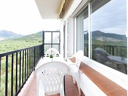 Apartment in Roses With Sea Views & Pool
