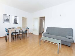 Apartment in Roses With Sea Views & Pool