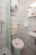 Inviting Studio Apartment in Primosten