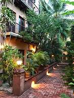 Paseo Colonial - Leo's Favorite