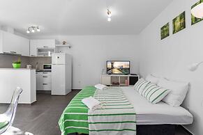 Charming Studio Apartment in Bilice