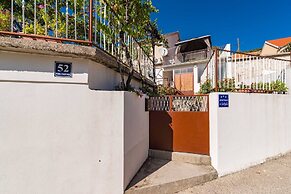 Charming Studio Apartment in Bilice