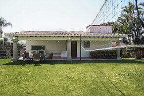 Spacious House with Pool