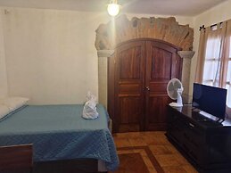 Cozy Colonial Style Azotea Apartments