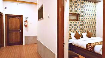 Hotel Vijay Deluxe