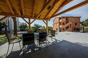 Two-bedroom Apartment Near Beach