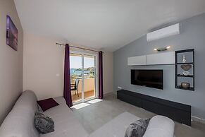 Two-bedroom Apartment Near Beach