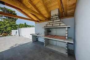 Two-bedroom Apartment Near Beach