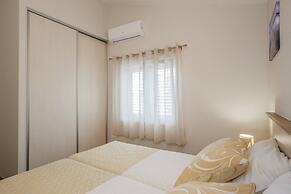 Two-bedroom Apartment Near Beach