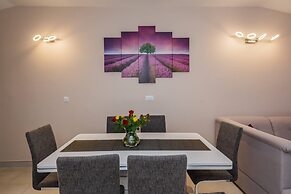 Two-bedroom Apartment Near Beach