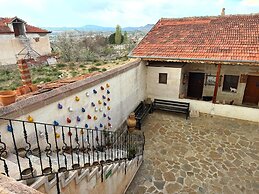 Bir Kedi Villa