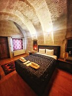 Bir Kedi Villa