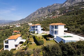 Modern Seaview Nest With Pool Panoramic Views