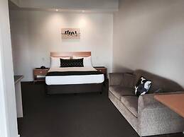 Burkes Hotel Motel