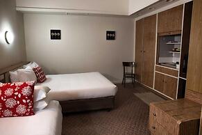 Burkes Hotel Motel