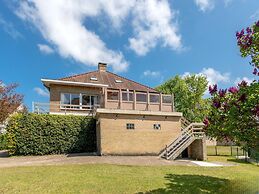 Spacious Seaside Villa in Oostduinkerke