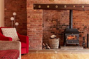 Spacious Cottage in Ashbourne, No Deposit