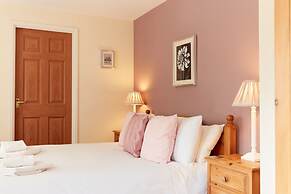 Spacious Cottage in Ashbourne, No Deposit