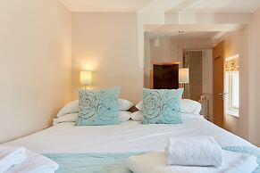 4 Bedroom Cottage in Ashbourne