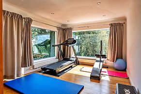 Cottage in Whitestone With Garden & Games Room