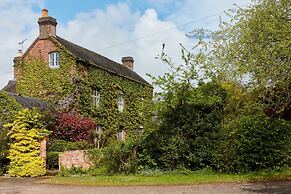 Cottage in Derbyshire With Private Garden