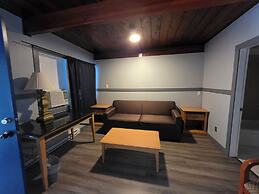 Falcon Nest Motel
