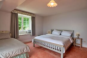 Group House With Sea-views, Veranda, No Deposit