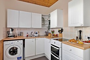 Cottage by Moray Firth With Stunning Views
