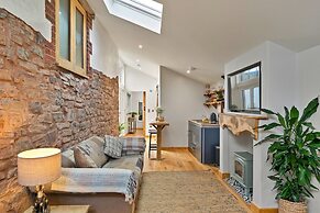 Barn in Devon With Stargazing Bed