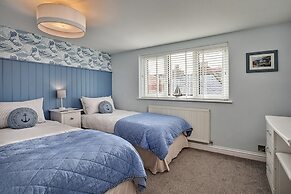 Duplex in Whitby Near the Beach